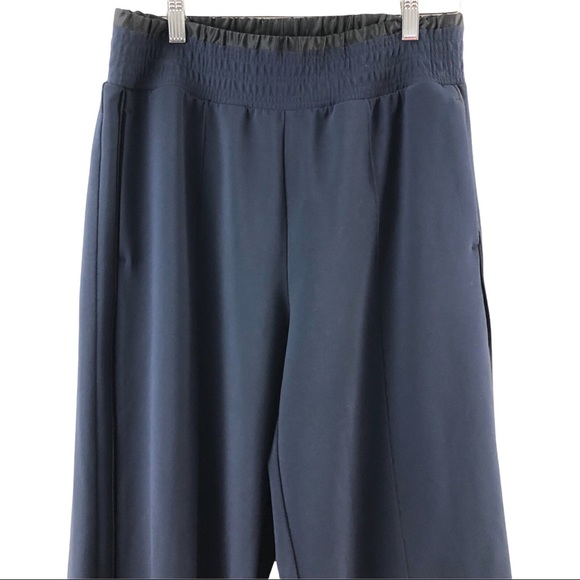 Athletes Metropolis Wide Leg Pants - Picture 9 of 10